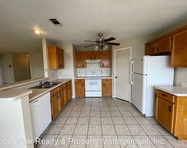 1409 Waterford Dr - Photo Thumbnail 7