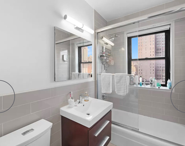 345 East 80th Street - Photo Thumbnail 5