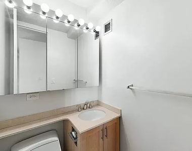 360 East 57th Street - Photo Thumbnail 9