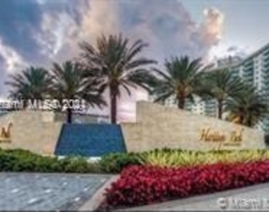 19370 Collins Ave - Photo Thumbnail 21