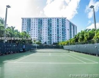 19370 Collins Ave - Photo Thumbnail 5