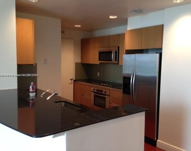 1060 Brickell Ave - Photo Thumbnail 5