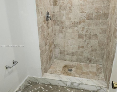 8401 Sw 107th Ave - Photo Thumbnail 4