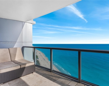 17001 E Collins Ave - Photo Thumbnail 12