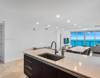 17001 E Collins Ave - Photo Thumbnail 8