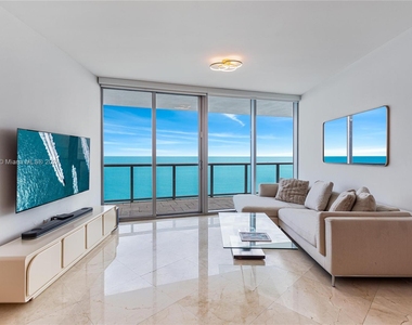 17001 E Collins Ave - Photo Thumbnail 5