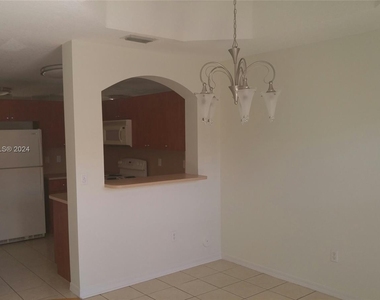 4909 Spinnaker Dr - Photo Thumbnail 6