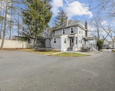 18 Hillside Ave - Photo Thumbnail 2