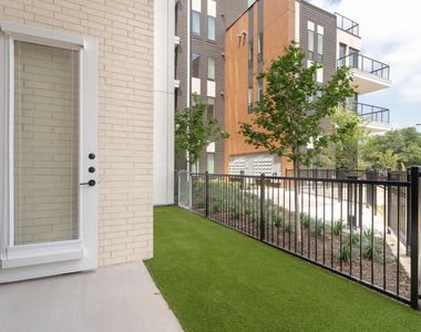 17727 Addison Road - Photo Thumbnail 11