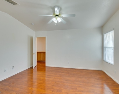 1509 Cimarron Crest Street - Photo Thumbnail 39