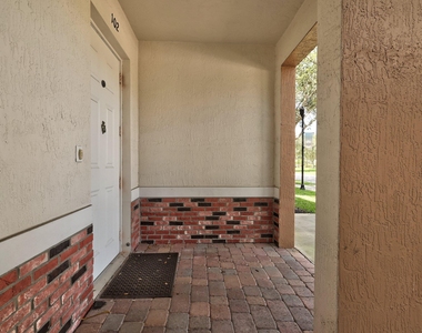 10560 Sw Stephanie Way - Photo Thumbnail 4