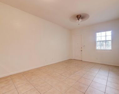 10560 Sw Stephanie Way - Photo Thumbnail 6