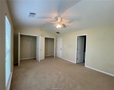 1725 Harvey Mitchell Parkway - Photo Thumbnail 6