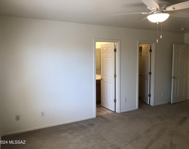 6039 N Panorama Park Drive - Photo Thumbnail 19