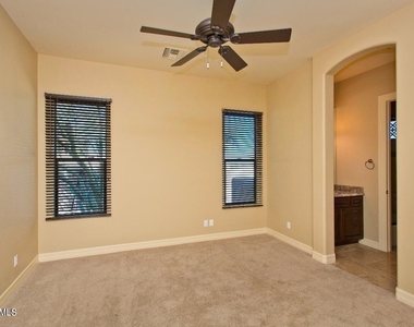 28427 N Rio Mountain Court - Photo Thumbnail 18