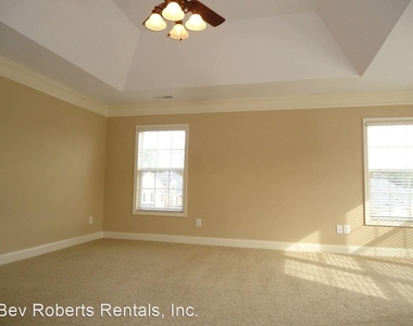 1120 Weston Green Loop - Photo Thumbnail 10