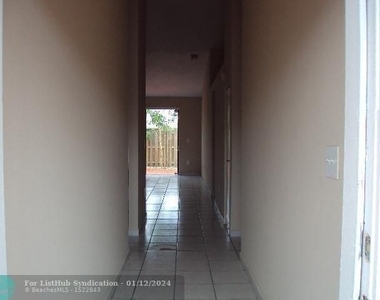 6744 Nw 193 Ln - Photo Thumbnail 12