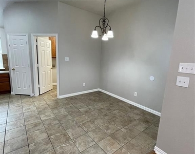 1606 Corkwood Drive - Photo Thumbnail 4