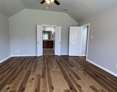 1606 Corkwood Drive - Photo Thumbnail 15