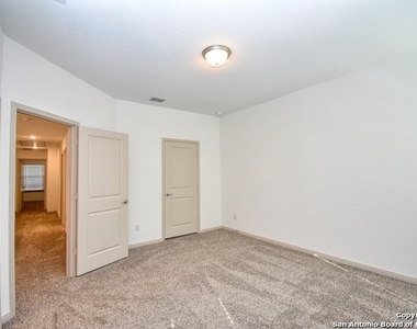 7507 Gramercy Way - Photo Thumbnail 15