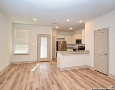 7507 Gramercy Way - Photo Thumbnail 10