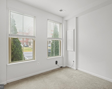 3731 Jamison Street Ne - Photo Thumbnail 7