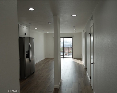 1410 Coronado Avenue - Photo Thumbnail 9