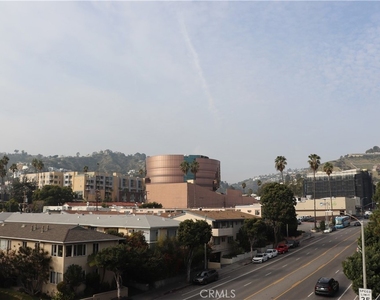 1356 N Fairfax Avenue - Photo Thumbnail 21