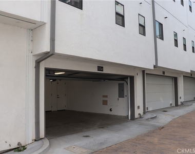 1356 N Fairfax Avenue - Photo Thumbnail 67