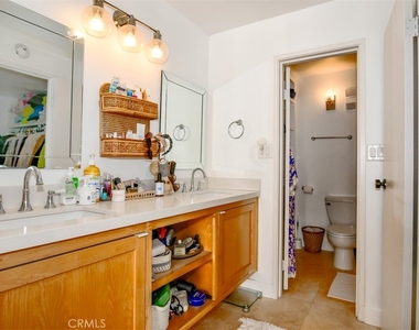 1750 E Ocean Boulevard - Photo Thumbnail 14