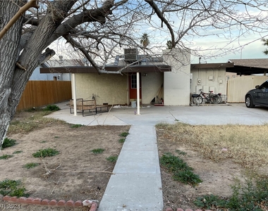 2308 E Mesquite Avenue - Photo Thumbnail 9