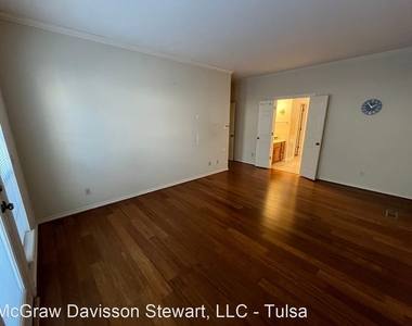 9146 S Florence Pl - Photo Thumbnail 17