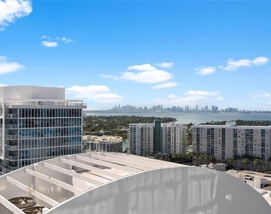 6899 Collins Ave - Photo Thumbnail 20