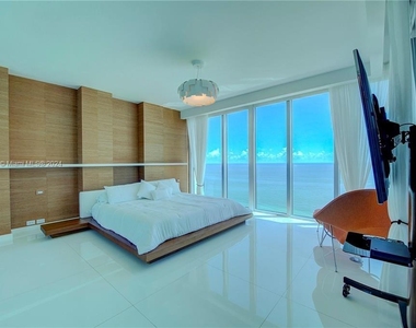 6899 Collins Ave - Photo Thumbnail 21