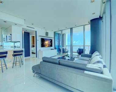 6899 Collins Ave - Photo Thumbnail 15