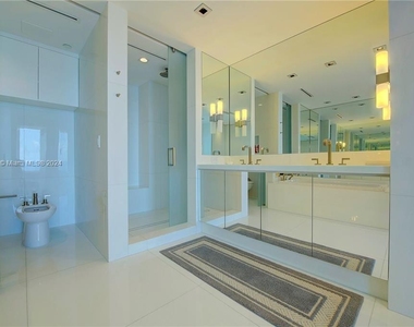 6899 Collins Ave - Photo Thumbnail 24