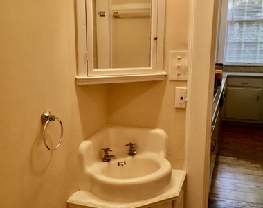 1412 Smolian Place - Photo Thumbnail 4