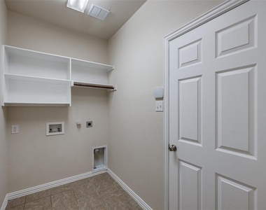 6207 Weaver Drive - Photo Thumbnail 17