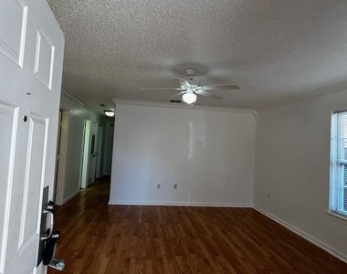 4043 Gray Oak Place - Photo Thumbnail 3