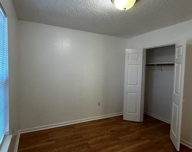 4043 Gray Oak Place - Photo Thumbnail 7