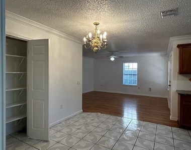 4043 Gray Oak Place - Photo Thumbnail 9