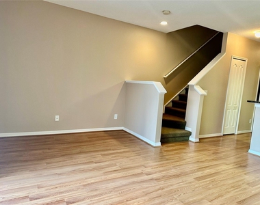 16304 Swan View Circle - Photo Thumbnail 15