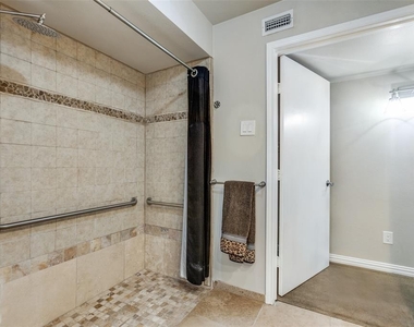 11417 Park Central Place - Photo Thumbnail 16