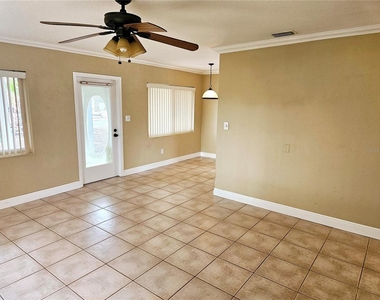 2494 Del Rio Way - Photo Thumbnail 5