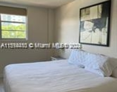 19370 Collins Ave - Photo Thumbnail 9