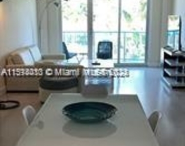 19370 Collins Ave - Photo Thumbnail 4