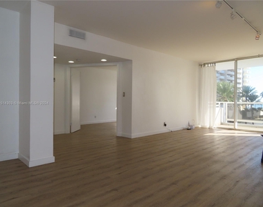 5700 Collins Ave - Photo Thumbnail 20