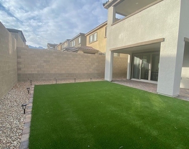 11567 Desert Hollow Avenue - Photo Thumbnail 54