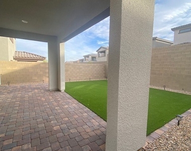 11567 Desert Hollow Avenue - Photo Thumbnail 58