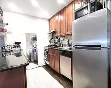 West 88th Street - Photo Thumbnail 3